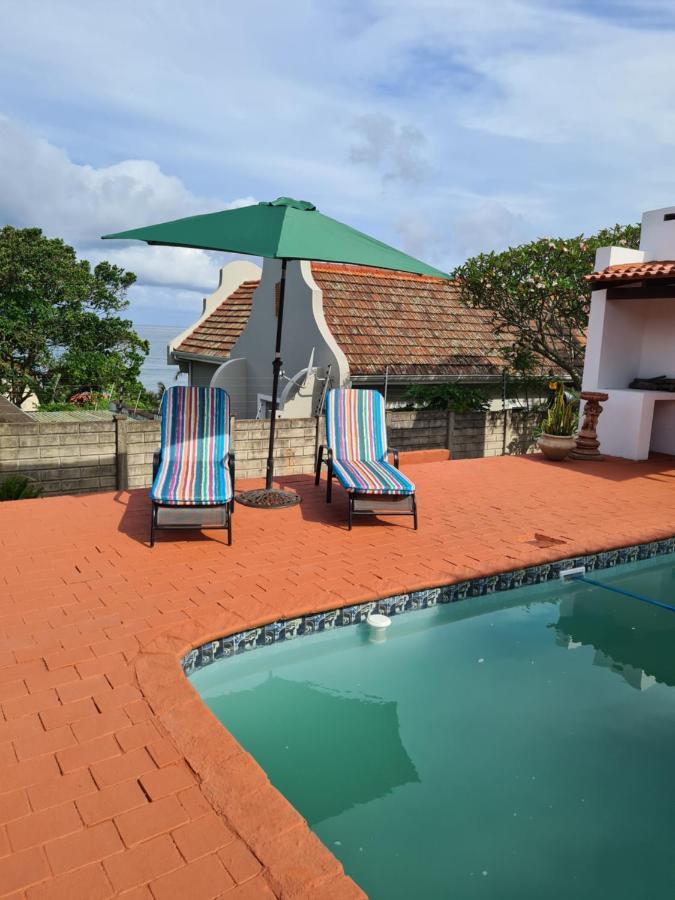 Indaba Manor On 413 Owen Ellis Dr Hotel Порт Едуард Екстериор снимка