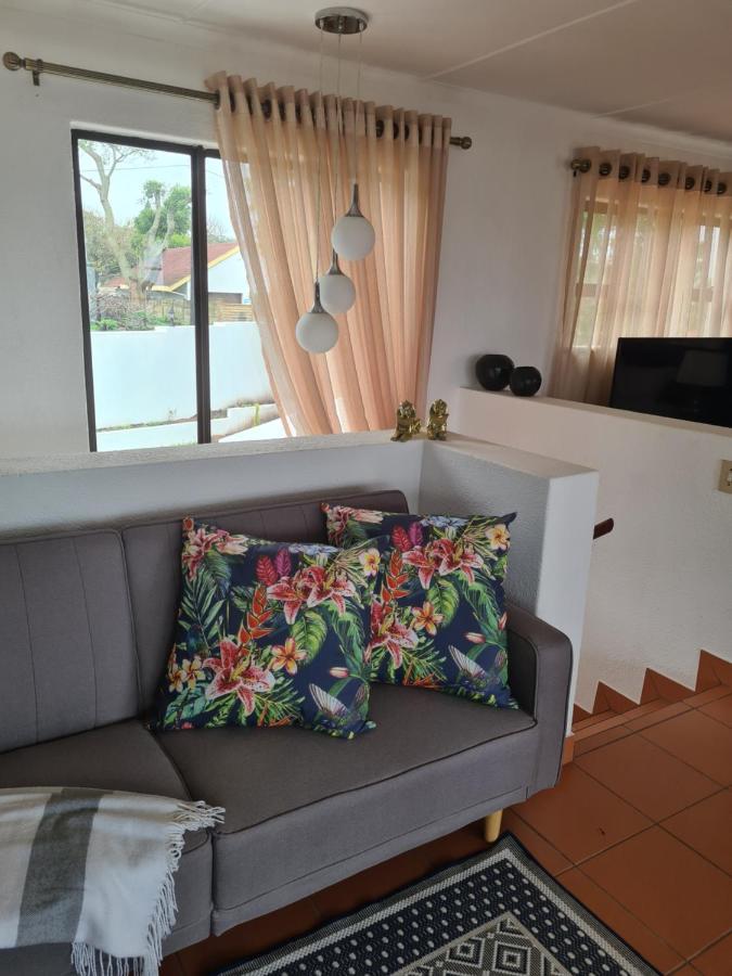 Indaba Manor On 413 Owen Ellis Dr Hotel Порт Едуард Екстериор снимка